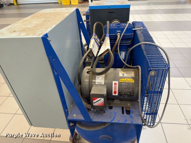 image for item FK2196 Quincy QHPR5-10 air compressor
