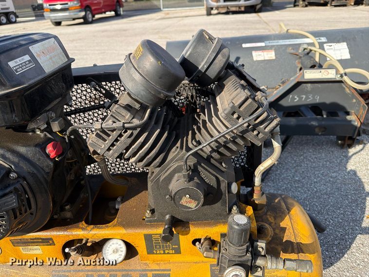 image for item FK2201 Dewalt D55275 air compressor