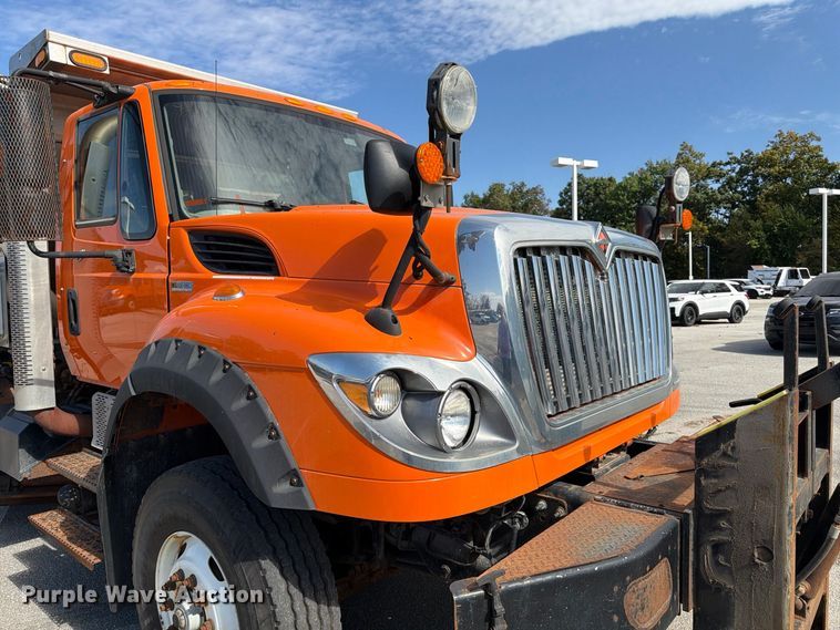 image for item FK2205 2014 International 7600 SBA dump truck
