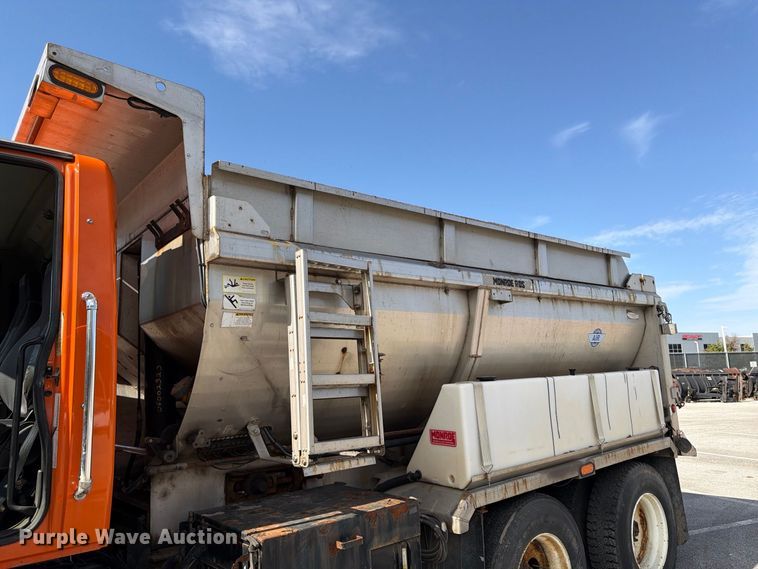 image for item FK2205 2014 International 7600 SBA dump truck