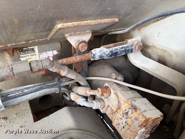 image for item FK2205 2014 International 7600 SBA dump truck