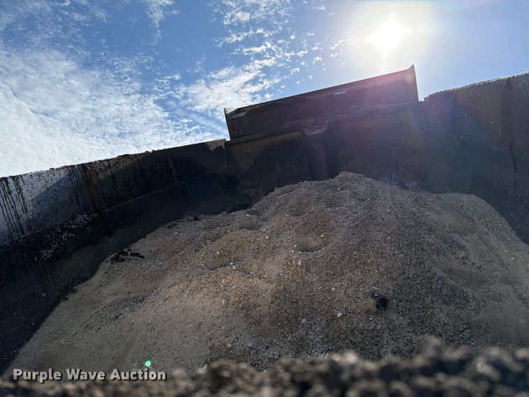 image for item FK2205 2014 International 7600 SBA dump truck