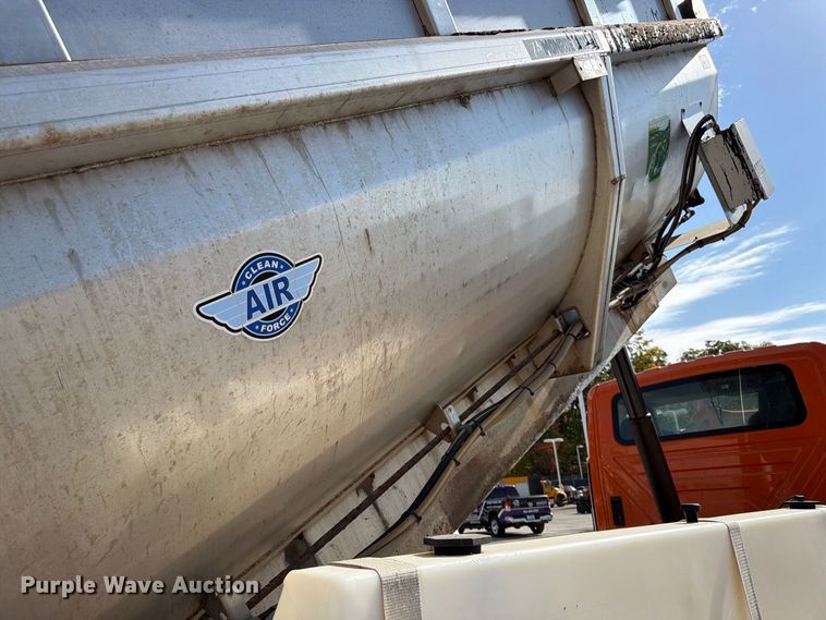 image for item FK2205 2014 International 7600 SBA dump truck