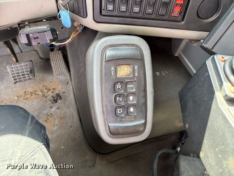 image for item FK2205 2014 International 7600 SBA dump truck