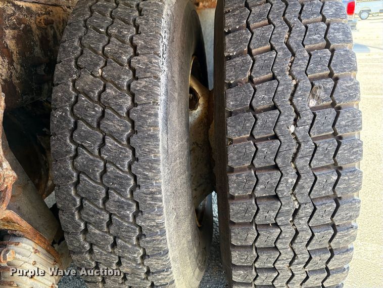 image for item FK2205 2014 International 7600 SBA dump truck