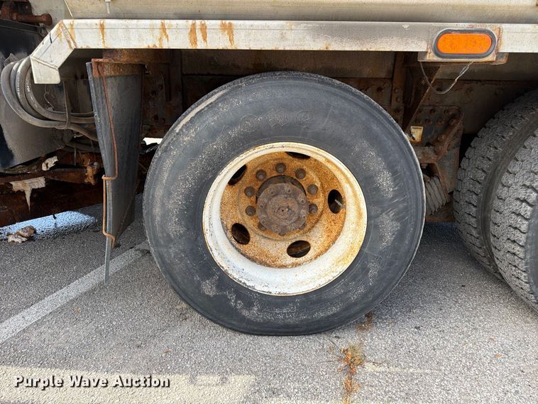 image for item FK2205 2014 International 7600 SBA dump truck