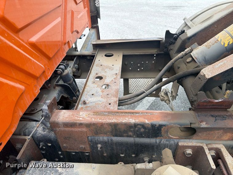 image for item FK2206 2011 International 4300 SBA dump truck