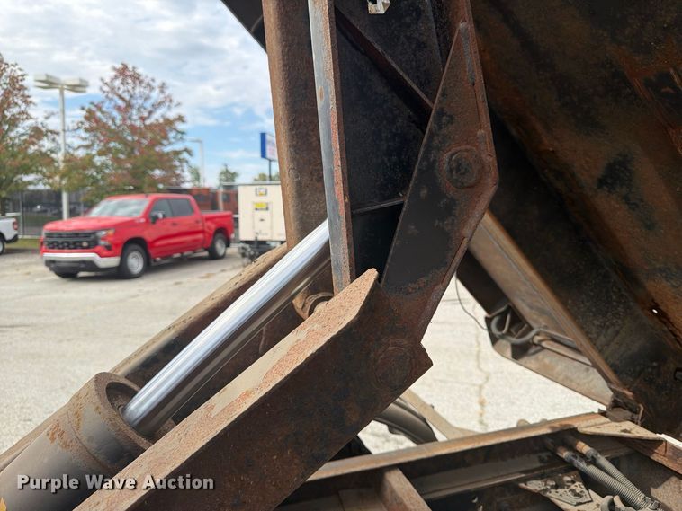 image for item FK2206 2011 International 4300 SBA dump truck