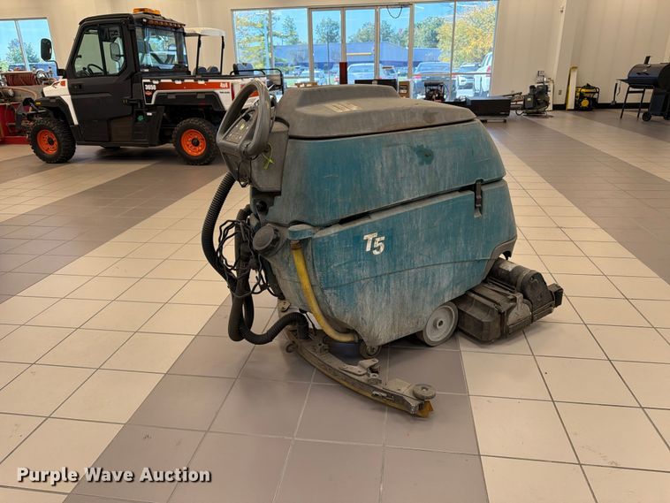 image for item FK2212 Tennant T5 floor scrubber