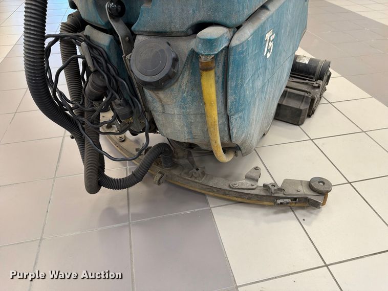 image for item FK2212 Tennant T5 floor scrubber