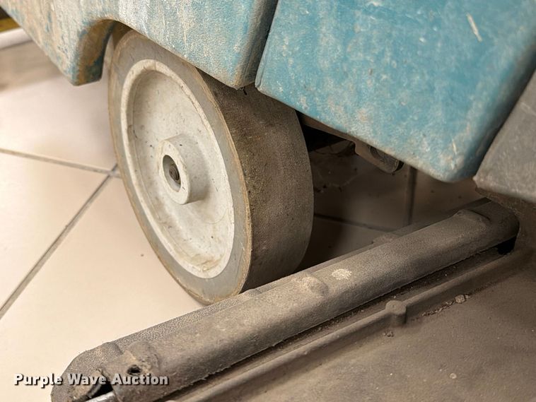 image for item FK2212 Tennant T5 floor scrubber