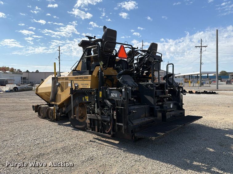 image for item FK2214 2015 Caterpillar AP1000F paver