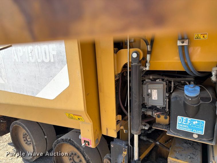 image for item FK2214 2015 Caterpillar AP1000F paver