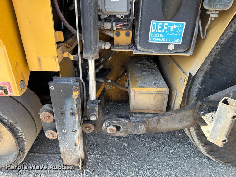 image for item FK2214 2015 Caterpillar AP1000F paver