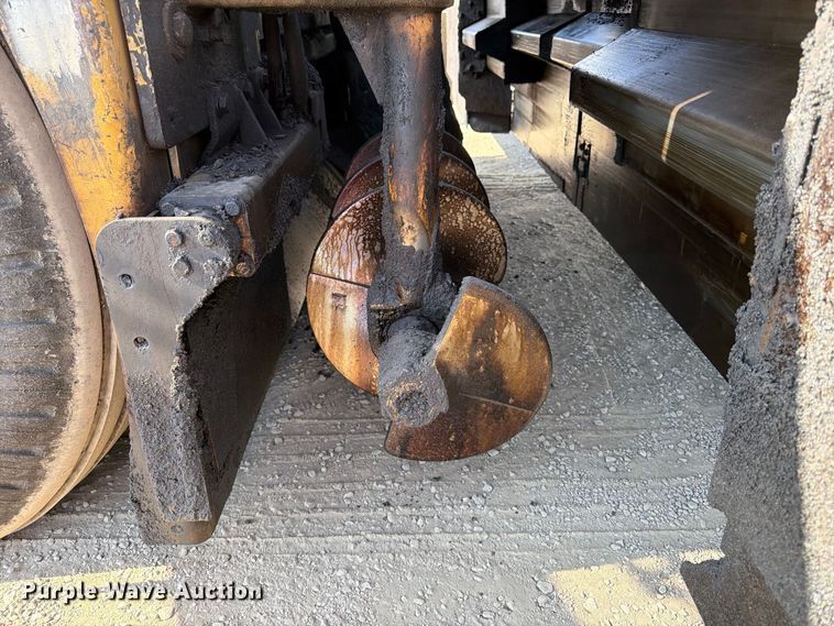 image for item FK2214 2015 Caterpillar AP1000F paver