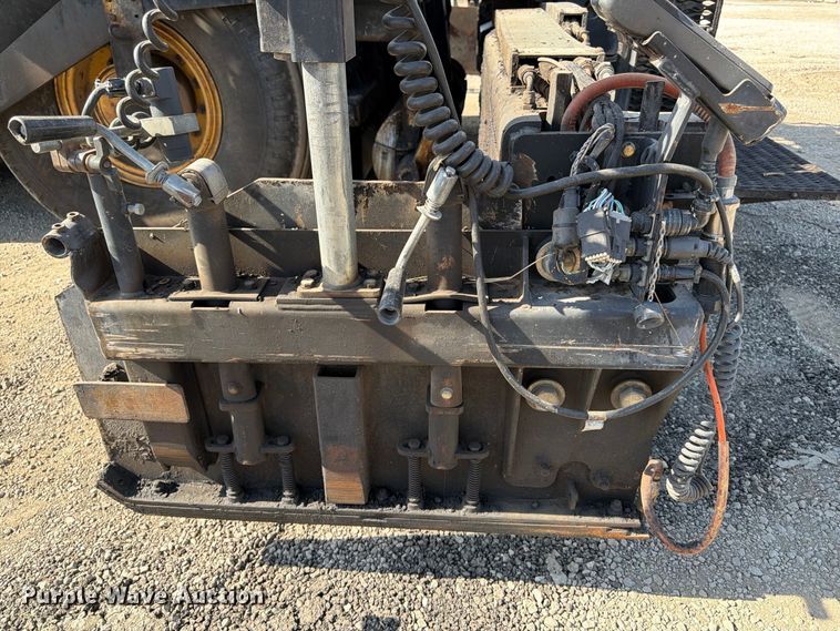image for item FK2214 2015 Caterpillar AP1000F paver