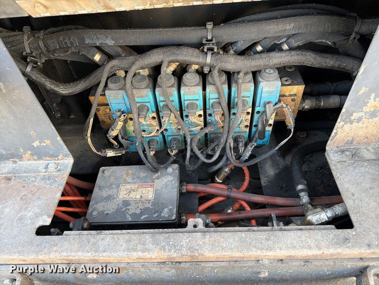 image for item FK2214 2015 Caterpillar AP1000F paver