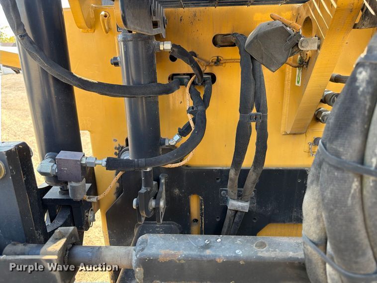 image for item FK2214 2015 Caterpillar AP1000F paver