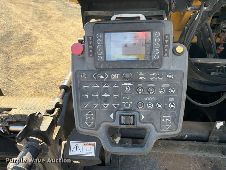 image for item FK2214 2015 Caterpillar AP1000F paver