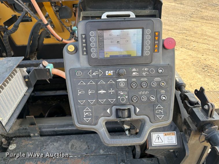 image for item FK2214 2015 Caterpillar AP1000F paver