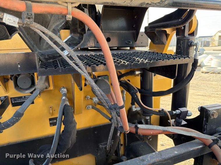 image for item FK2214 2015 Caterpillar AP1000F paver