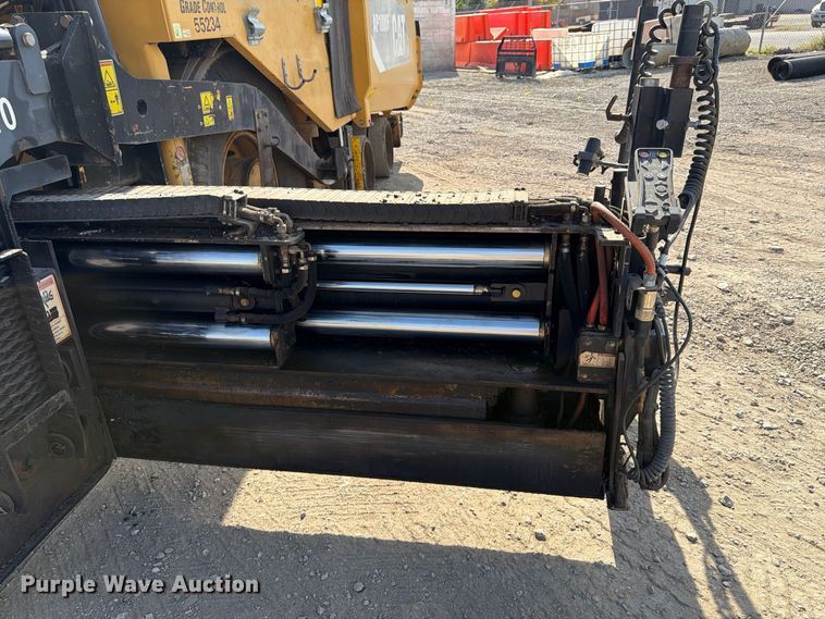 image for item FK2214 2015 Caterpillar AP1000F paver