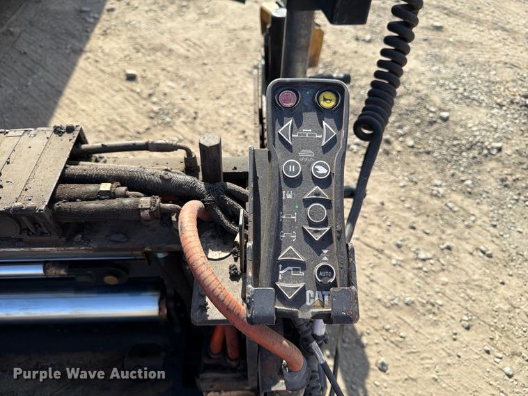 image for item FK2214 2015 Caterpillar AP1000F paver
