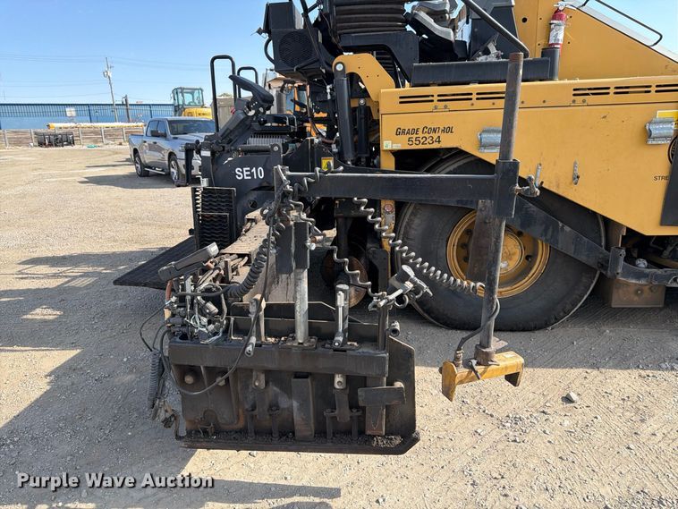 image for item FK2214 2015 Caterpillar AP1000F paver