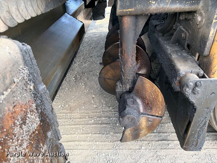 image for item FK2214 2015 Caterpillar AP1000F paver