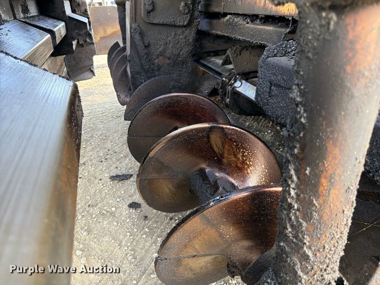 image for item FK2214 2015 Caterpillar AP1000F paver