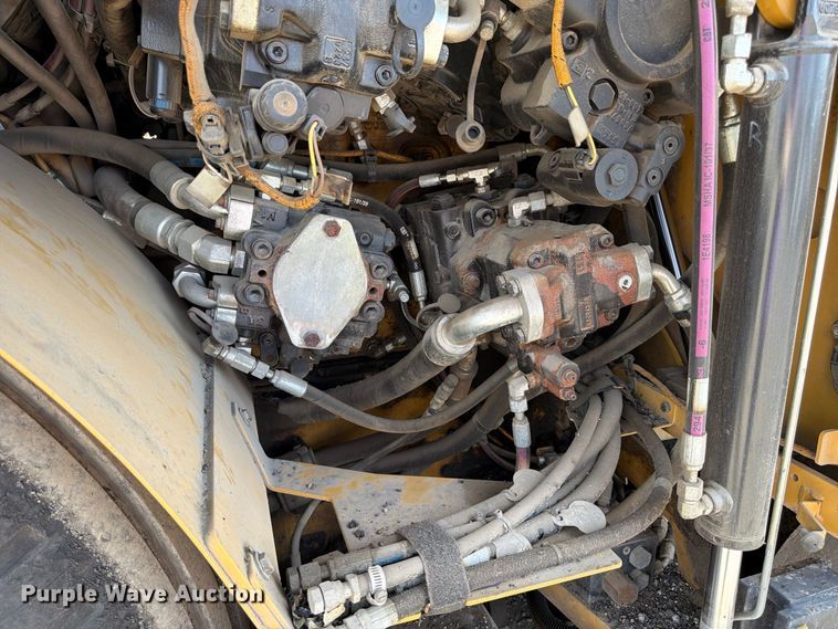 image for item FK2214 2015 Caterpillar AP1000F paver