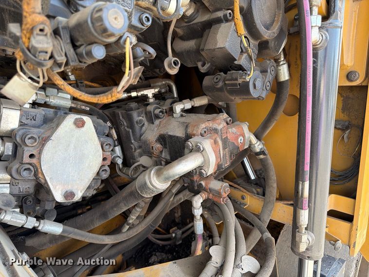 image for item FK2214 2015 Caterpillar AP1000F paver