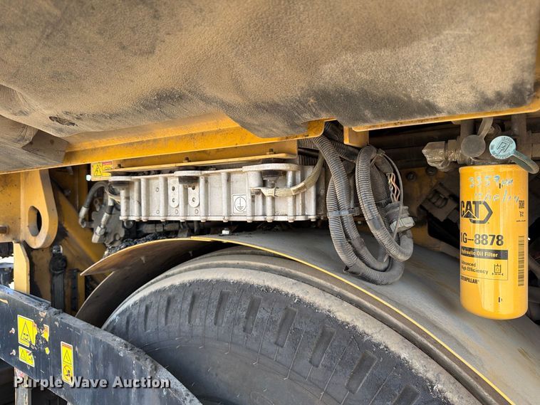 image for item FK2214 2015 Caterpillar AP1000F paver