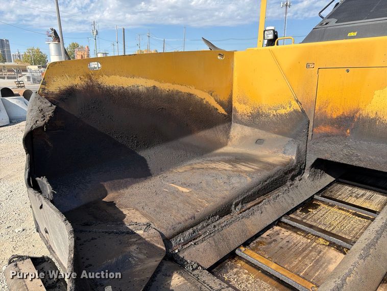 image for item FK2214 2015 Caterpillar AP1000F paver