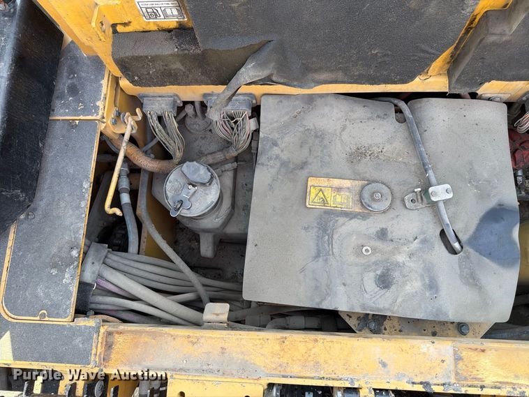 image for item FK2214 2015 Caterpillar AP1000F paver