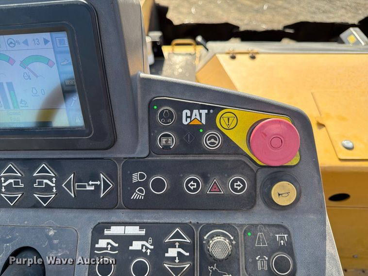 image for item FK2214 2015 Caterpillar AP1000F paver