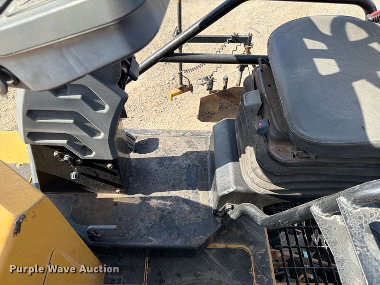 image for item FK2214 2015 Caterpillar AP1000F paver