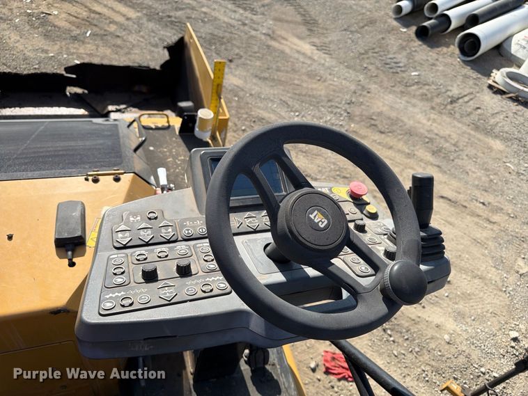 image for item FK2214 2015 Caterpillar AP1000F paver