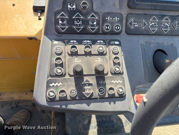 image for item FK2214 2015 Caterpillar AP1000F paver