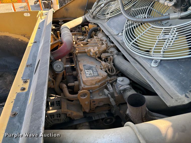 image for item FK2214 2015 Caterpillar AP1000F paver