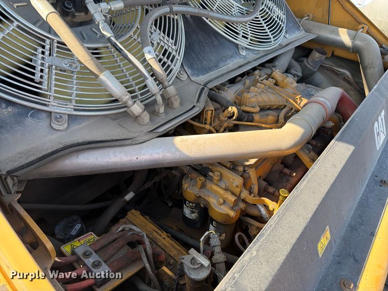 image for item FK2214 2015 Caterpillar AP1000F paver