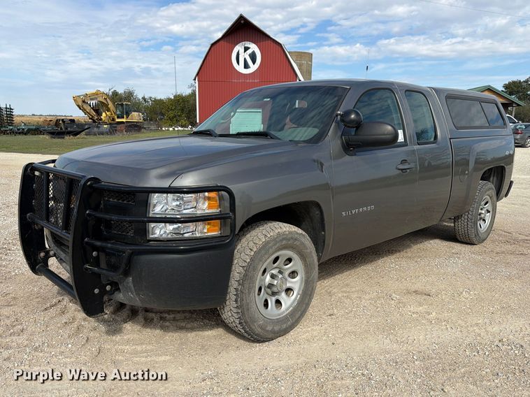 image for item FK3869 2013 Chevrolet Silverado 1500 Ext. Cab pickup truck