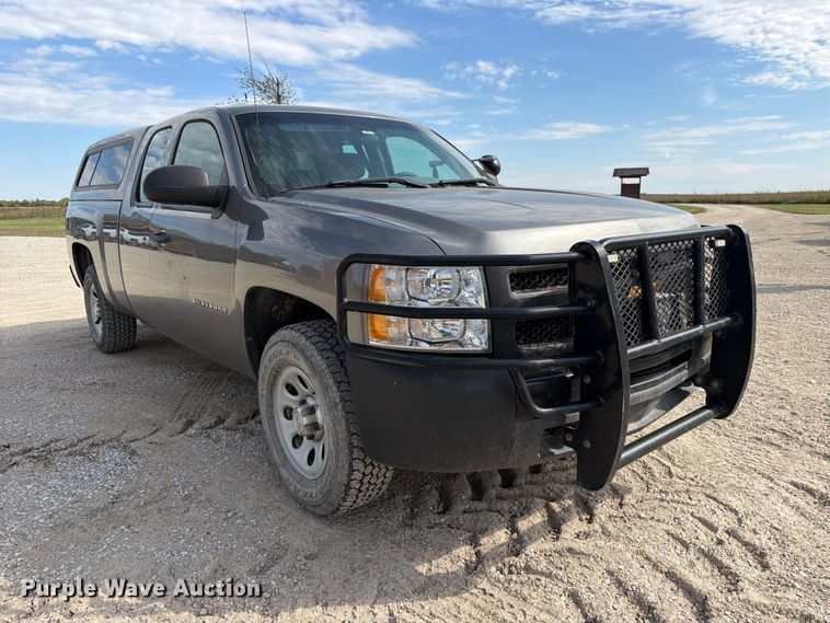 image for item FK3869 2013 Chevrolet Silverado 1500 Ext. Cab pickup truck