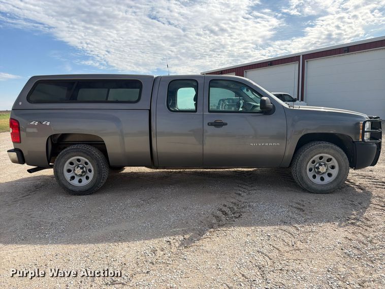image for item FK3869 2013 Chevrolet Silverado 1500 Ext. Cab pickup truck