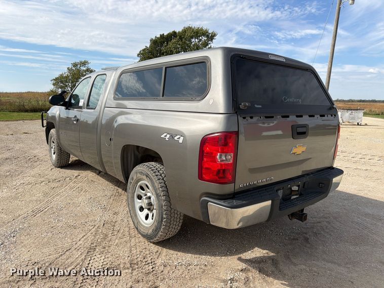 image for item FK3869 2013 Chevrolet Silverado 1500 Ext. Cab pickup truck