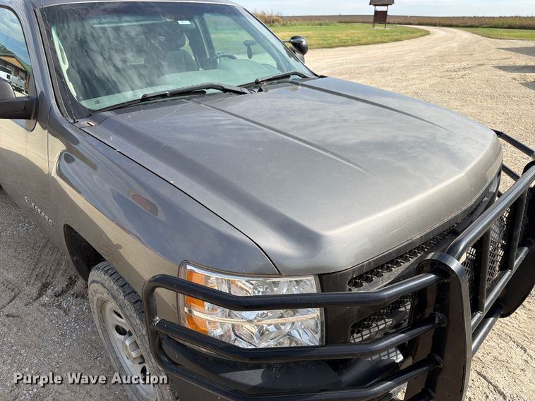 image for item FK3869 2013 Chevrolet Silverado 1500 Ext. Cab pickup truck