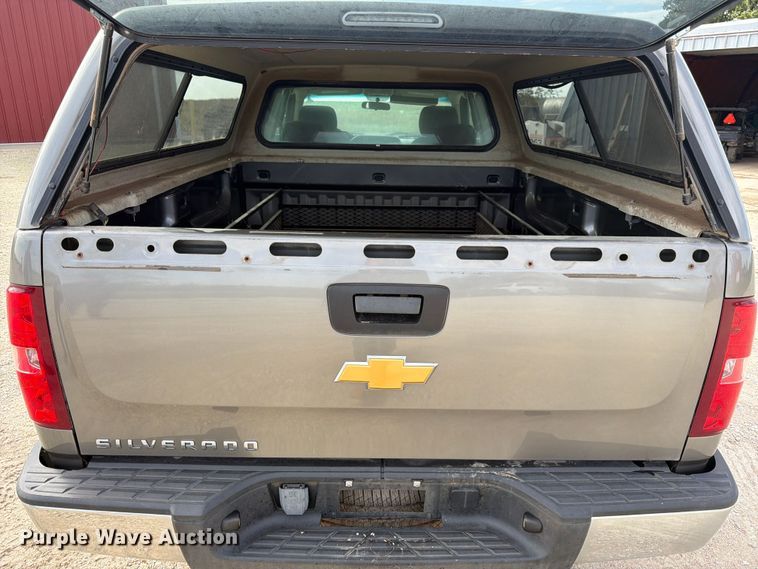 image for item FK3869 2013 Chevrolet Silverado 1500 Ext. Cab pickup truck