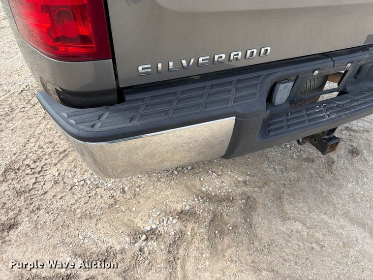 image for item FK3869 2013 Chevrolet Silverado 1500 Ext. Cab pickup truck
