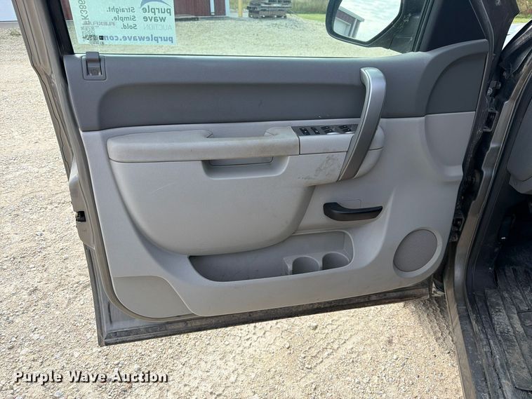 image for item FK3869 2013 Chevrolet Silverado 1500 Ext. Cab pickup truck