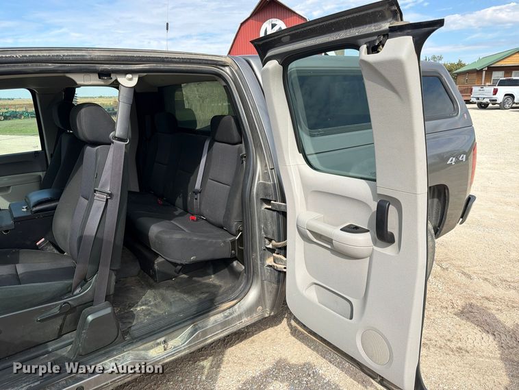 image for item FK3869 2013 Chevrolet Silverado 1500 Ext. Cab pickup truck